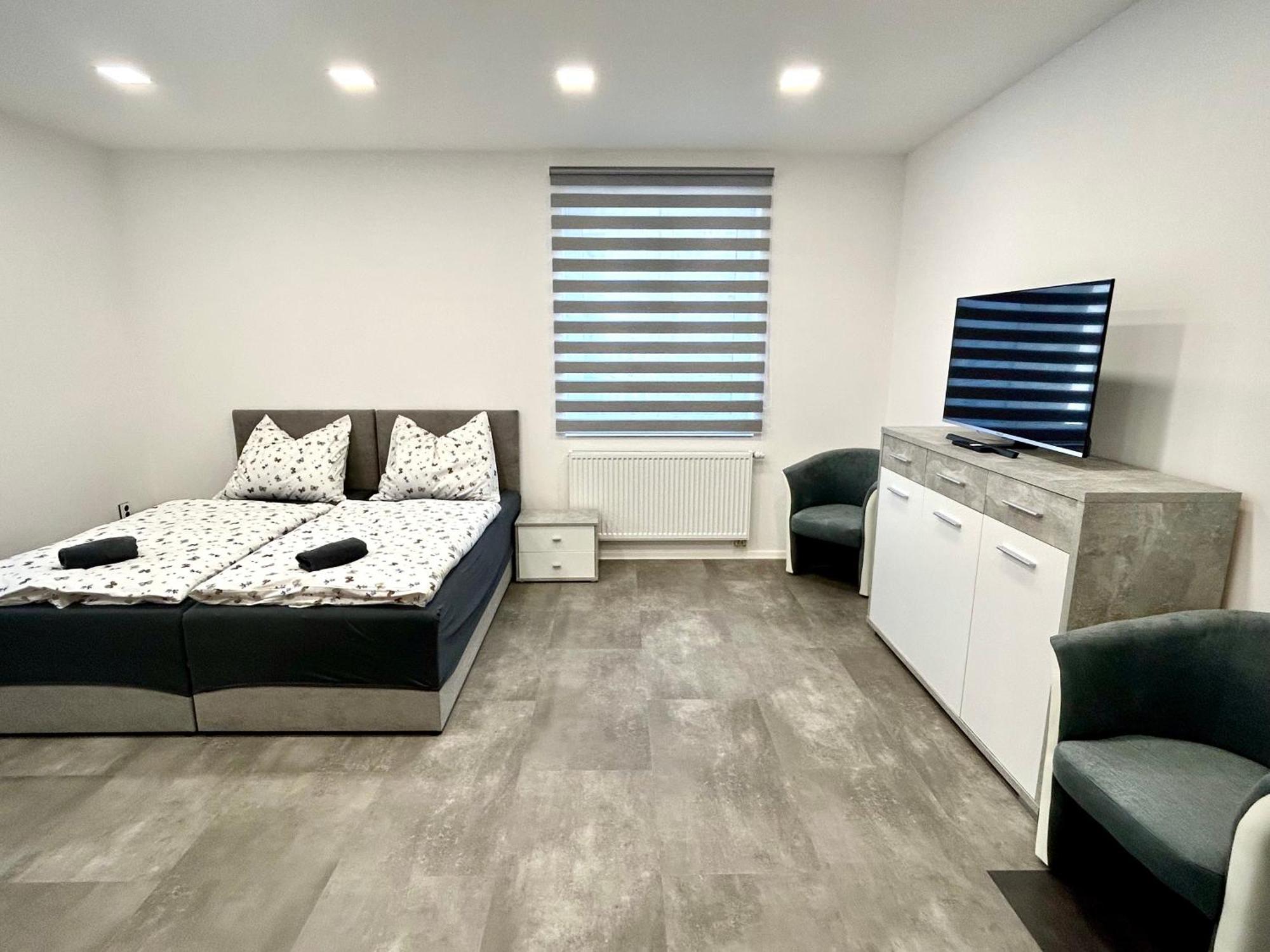 Apartmany Premium Se Soukromym Parkovanim Ceska Lipa Exterior photo