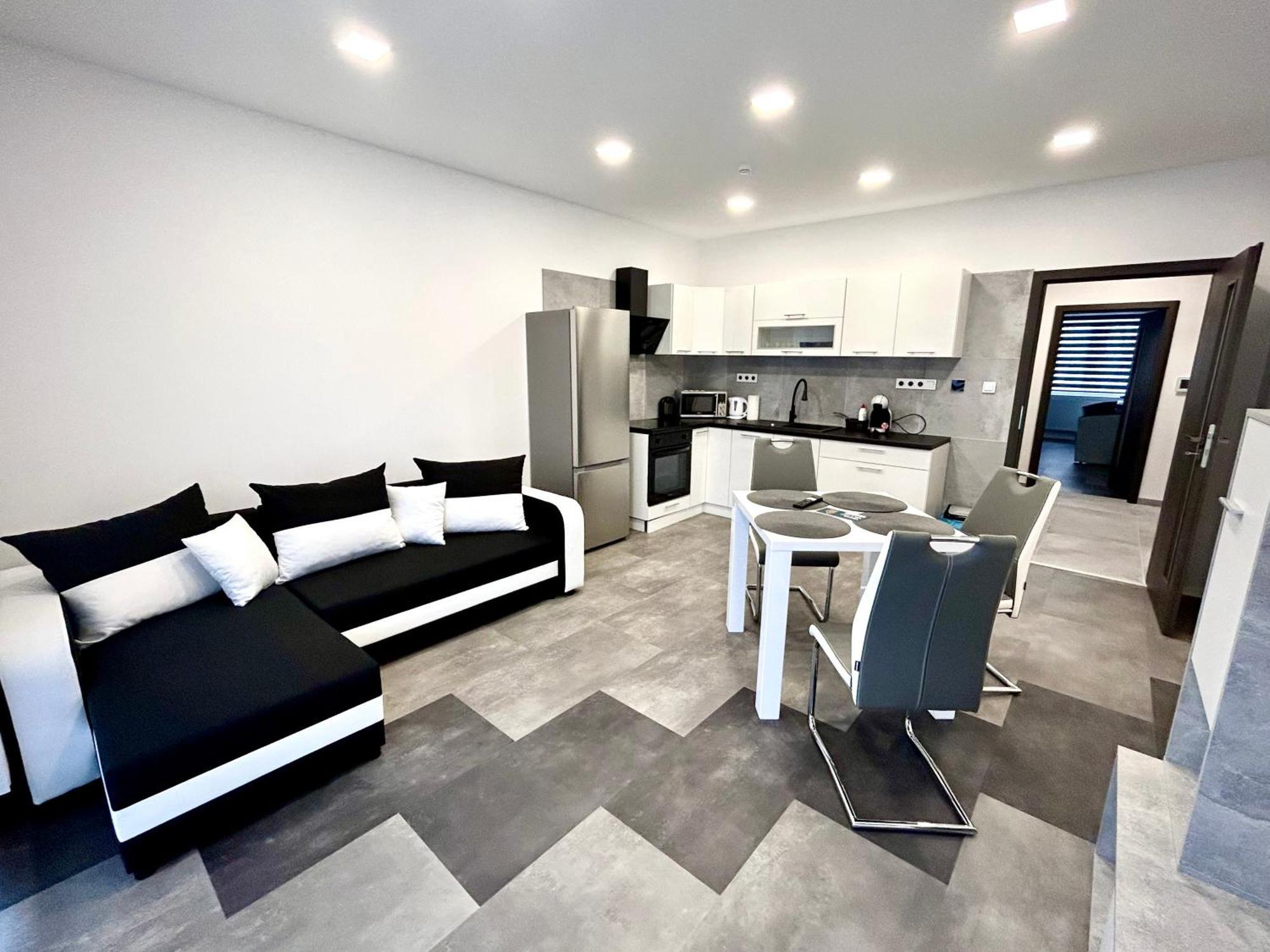 Apartmany Premium Se Soukromym Parkovanim Ceska Lipa Exterior photo